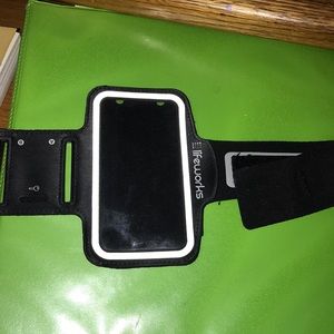 running arm band to hold phone